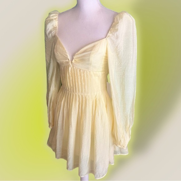 NWT ASTR The Label ‘Carina Open Back Mini Dress’ in “Butter” Yellow Size XS - Picture 9 of 16